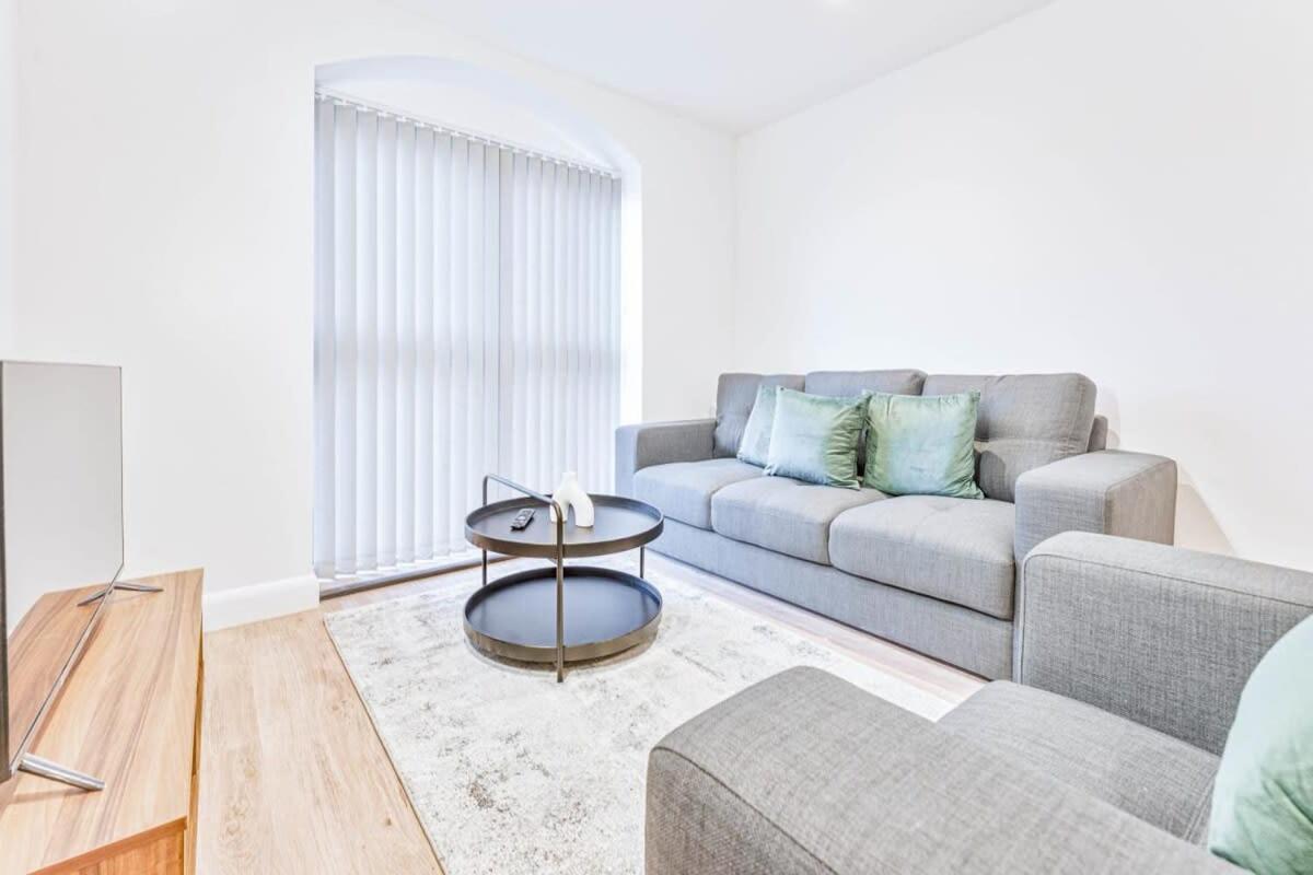 Smart 2 Bed Apartment In Burton-On-Trent Εξωτερικό φωτογραφία