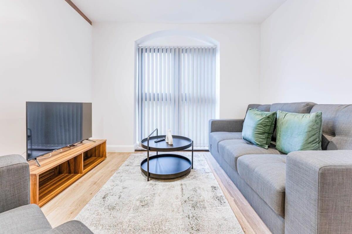 Smart 2 Bed Apartment In Burton-On-Trent Εξωτερικό φωτογραφία