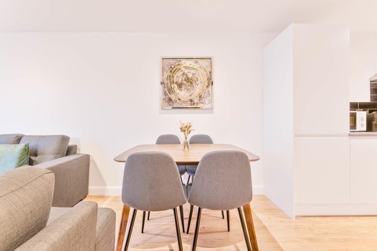 Smart 2 Bed Apartment In Burton-On-Trent Εξωτερικό φωτογραφία