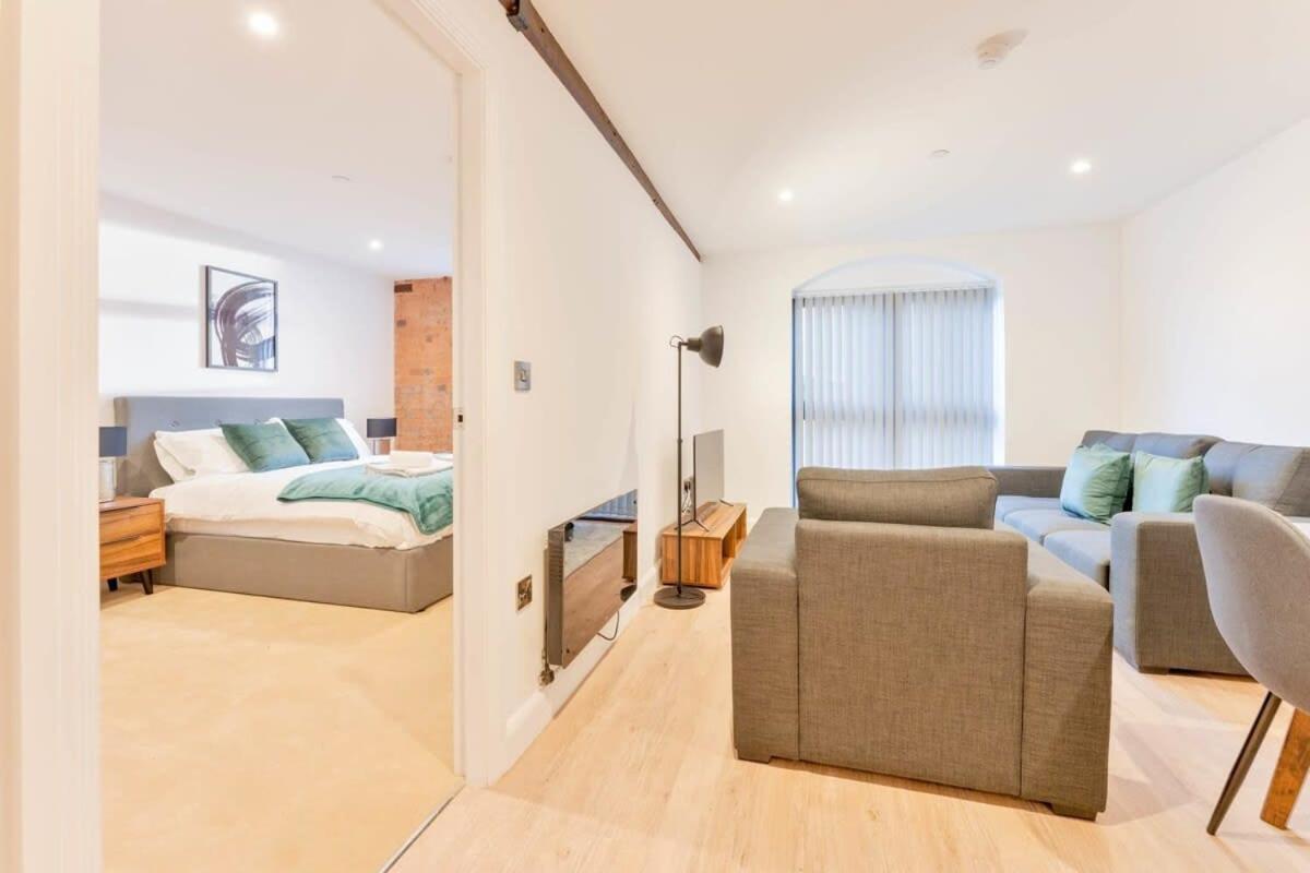 Smart 2 Bed Apartment In Burton-On-Trent Εξωτερικό φωτογραφία