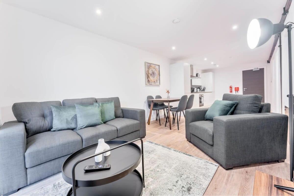 Smart 2 Bed Apartment In Burton-On-Trent Εξωτερικό φωτογραφία