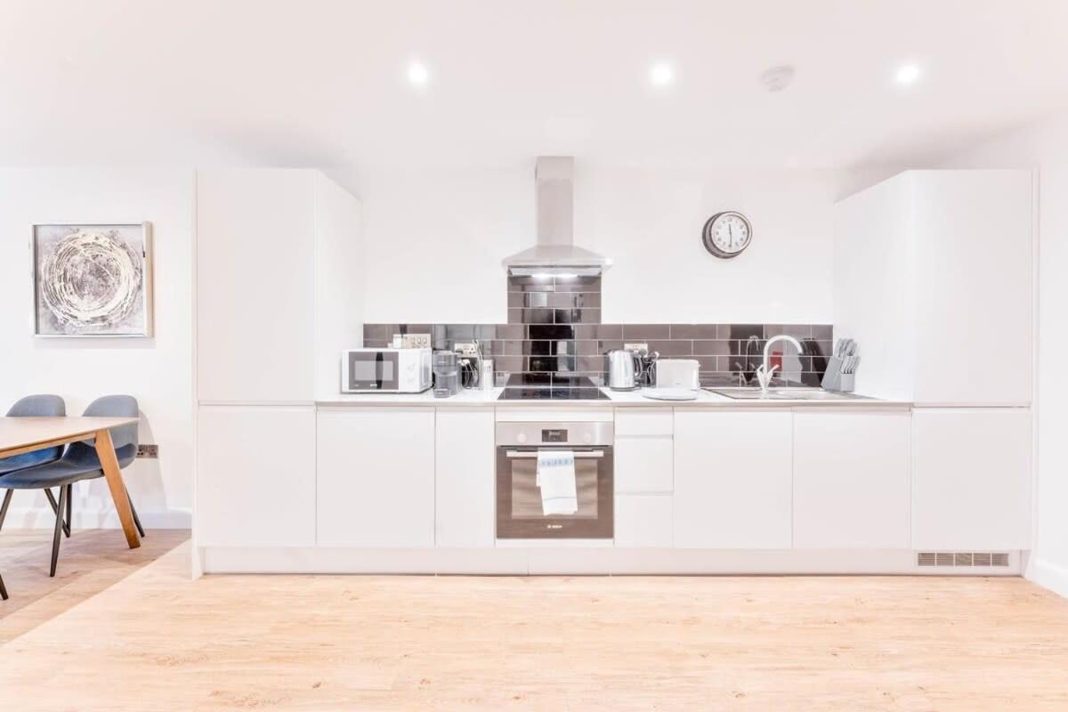 Smart 2 Bed Apartment In Burton-On-Trent Εξωτερικό φωτογραφία