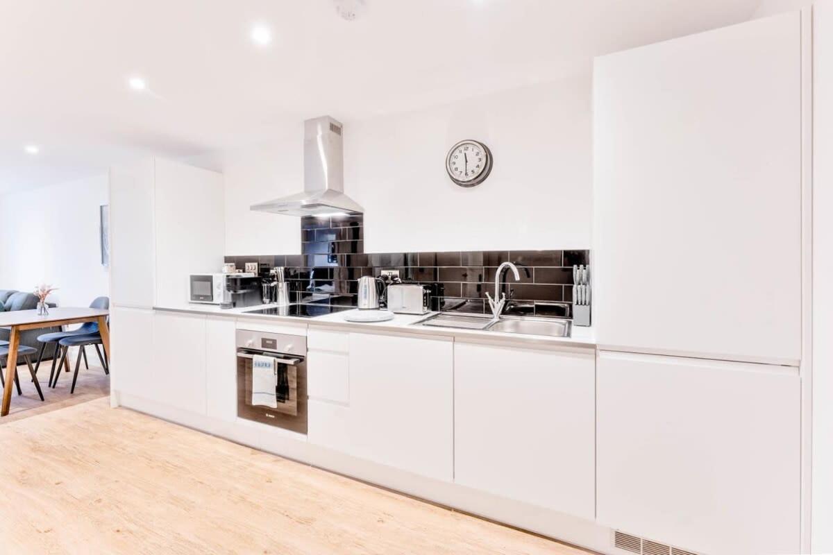 Smart 2 Bed Apartment In Burton-On-Trent Εξωτερικό φωτογραφία